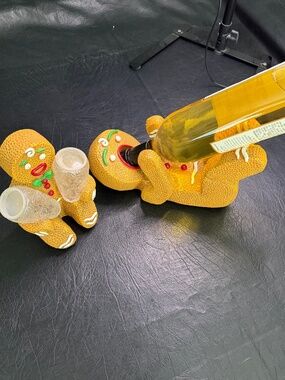 DWK Resin Salt & Pepper and Wine bottle Holders